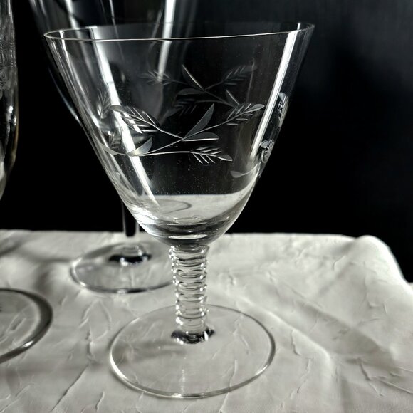 Mismatched Wine Cocktail Glasses set/4 vtg mixed silver rim etch glassware party - Picture 4 of 10